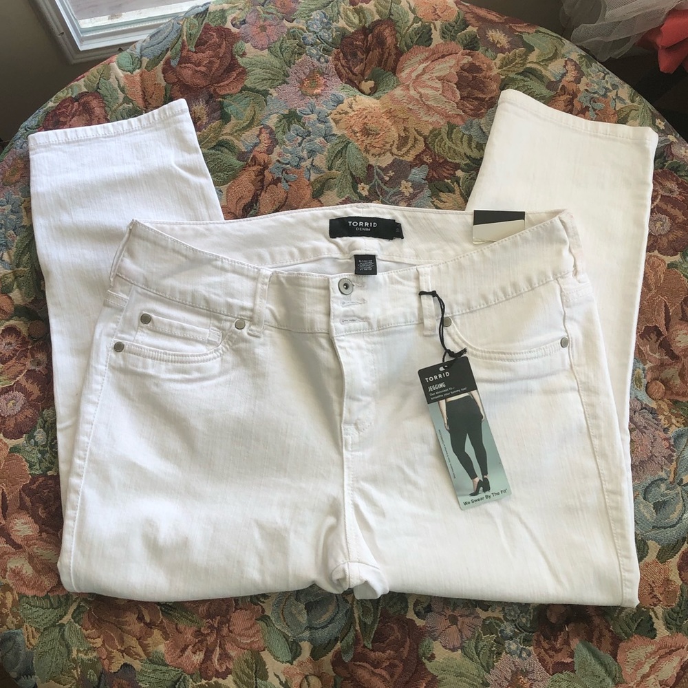 Torrid Jeggings-  White. Size 18